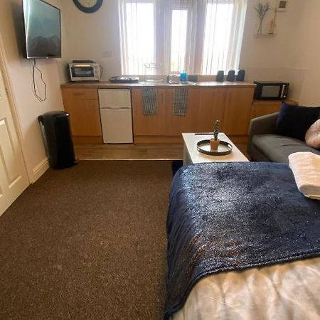 Bv Cosy Studio Eleven At Deighton Huddersfield公寓 外观 照片